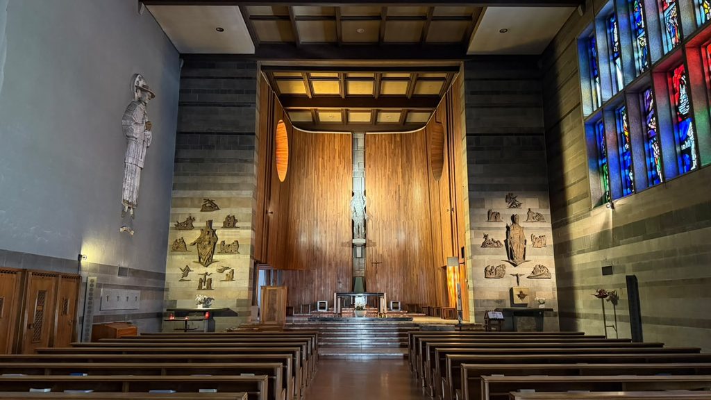 Interno della chiesa di San Nicolao della Flüe